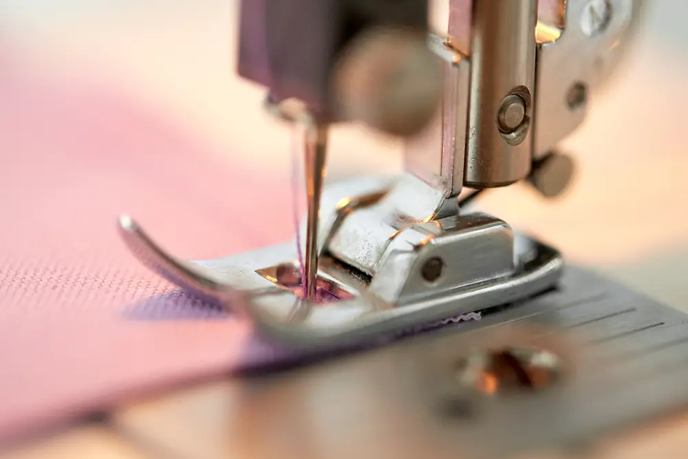 How to Tie off a Stitch on a Sewing Machine or by Hand Stitching?