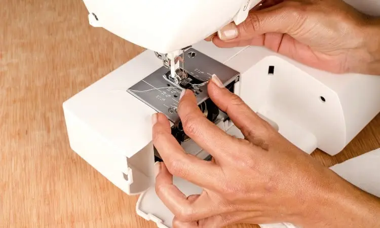 How to Change the Needle on a Singer Sewing Machine