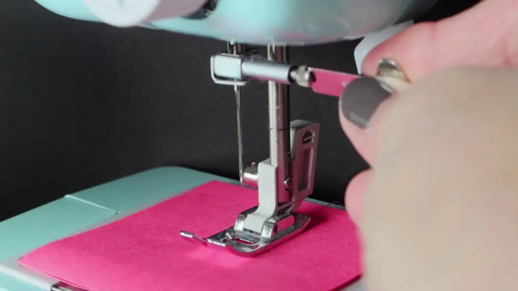 How To Change The Needle on a Brother Sewing Machine 