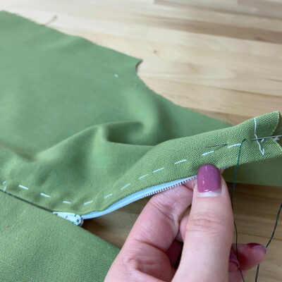 How To Sew A Zipper By Hand? – Quick Tutorial!