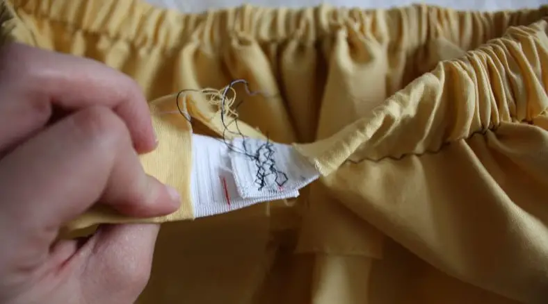 How to sew elastic by hand?